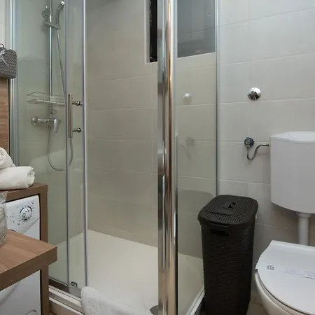 Malcic Apartment Vir