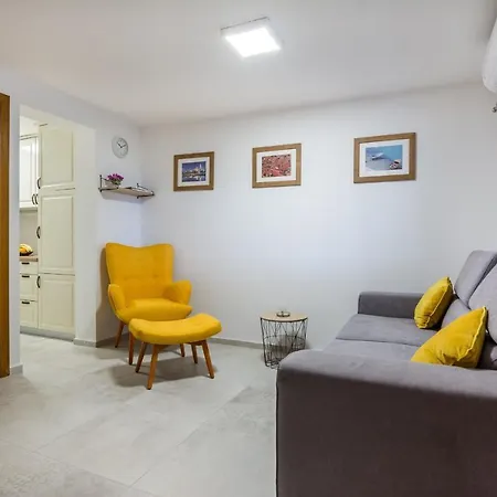 Malcic Apartment *