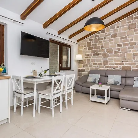 Apartment Malcic Vir